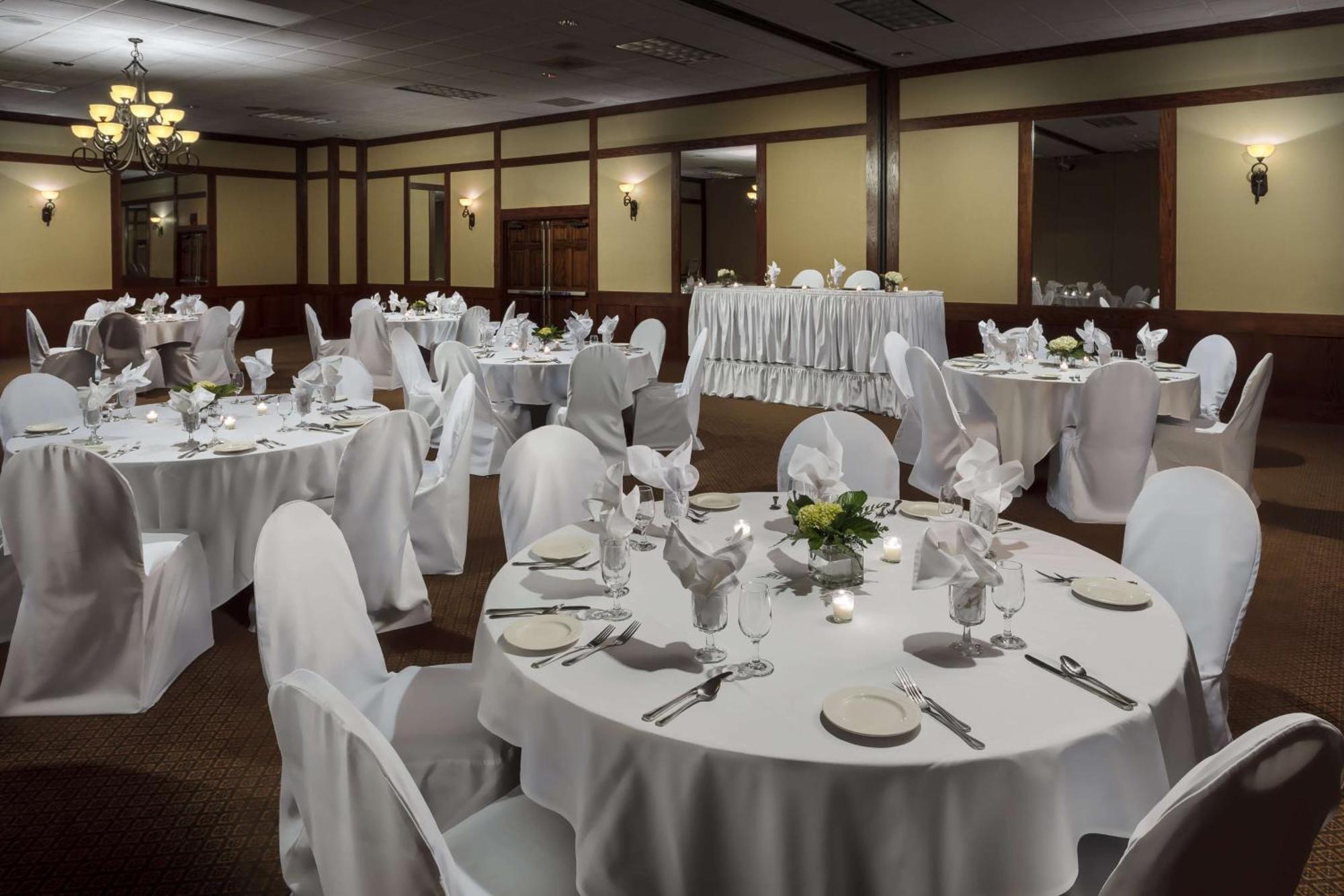Roosevelt Grand Dakota Surestay Collection By Best Western Dickinson Exterior photo